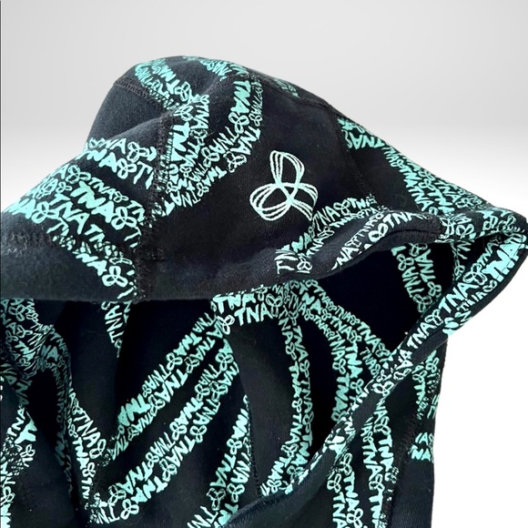 TNA Sweater - Picture 2 of 4